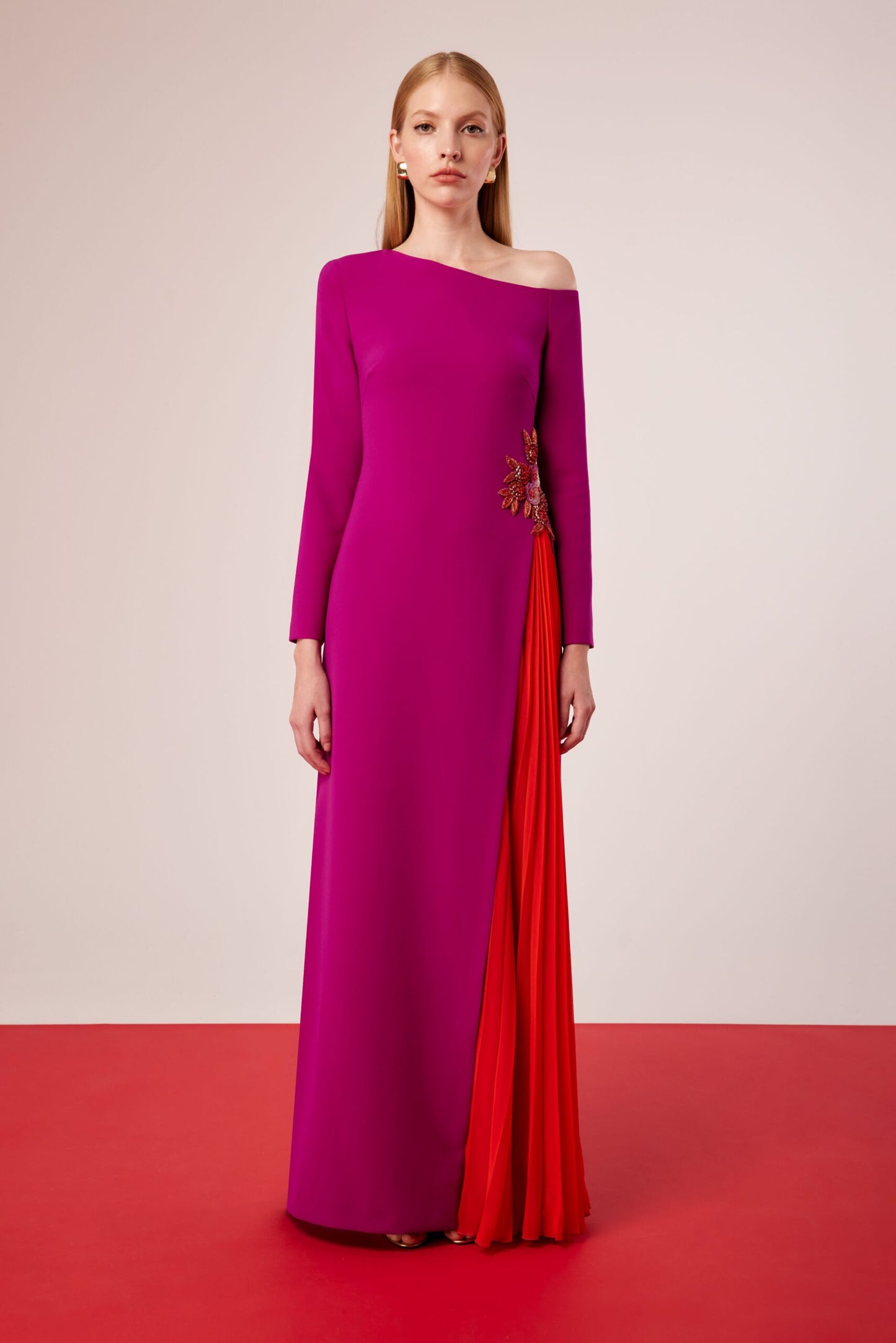 Carla Ruiz 51507 – Women’s Pleated Dress with Keel Opening