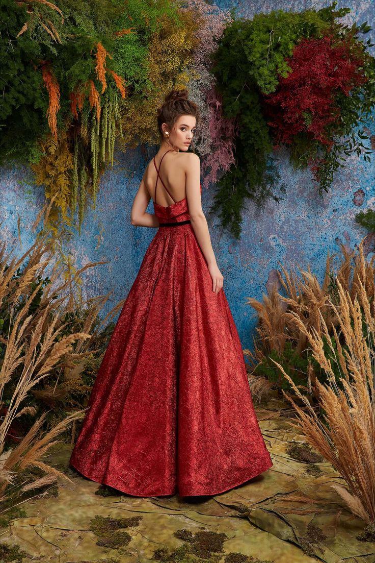 Klara - Back View - Rofial Beauty