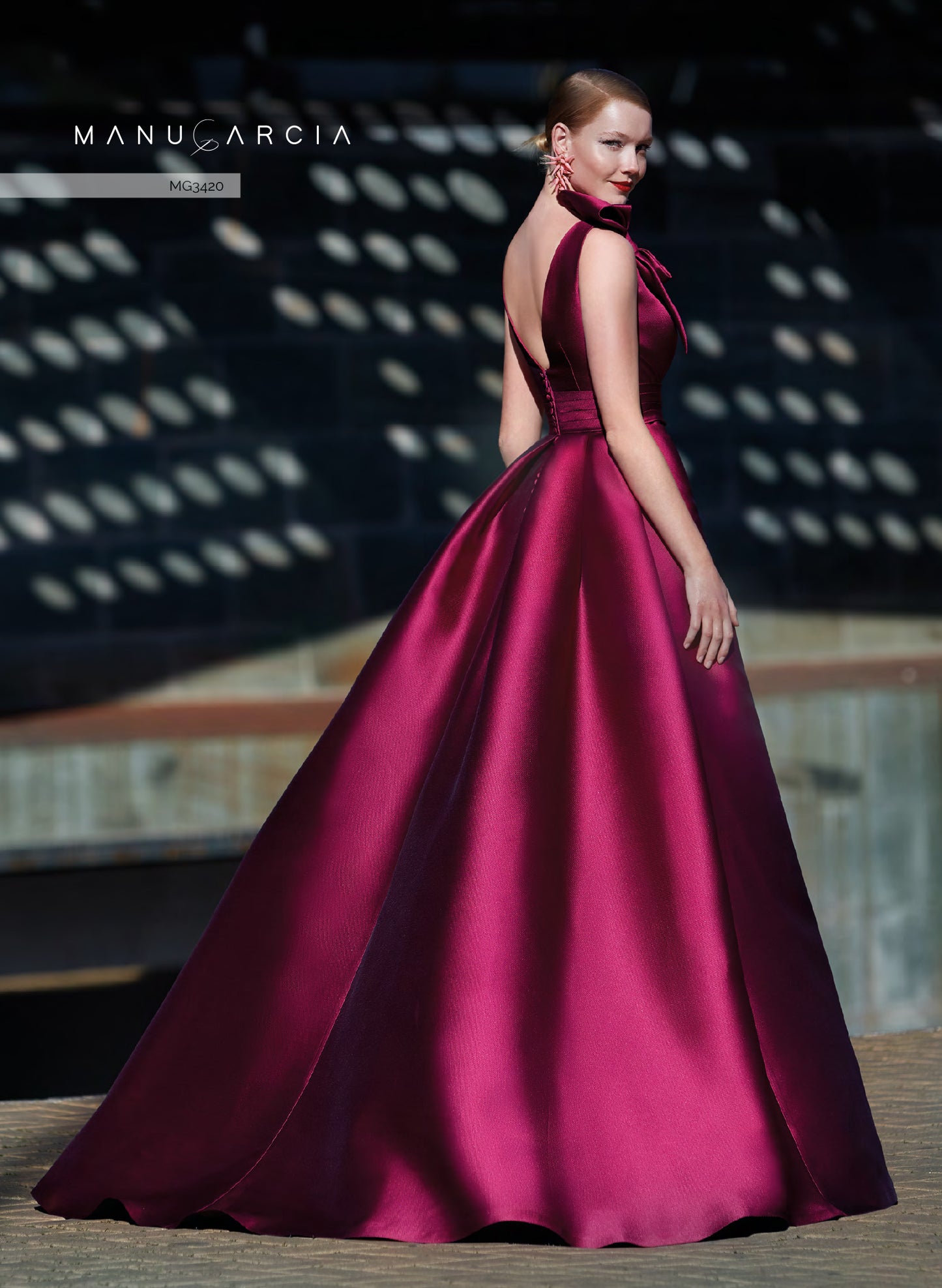 HigarNovias-MG3420-Mermaid-Silhouette-Dress-Dazzling-Elegance-Exquisite-Sensuality-Back-View - Rofial Beauty