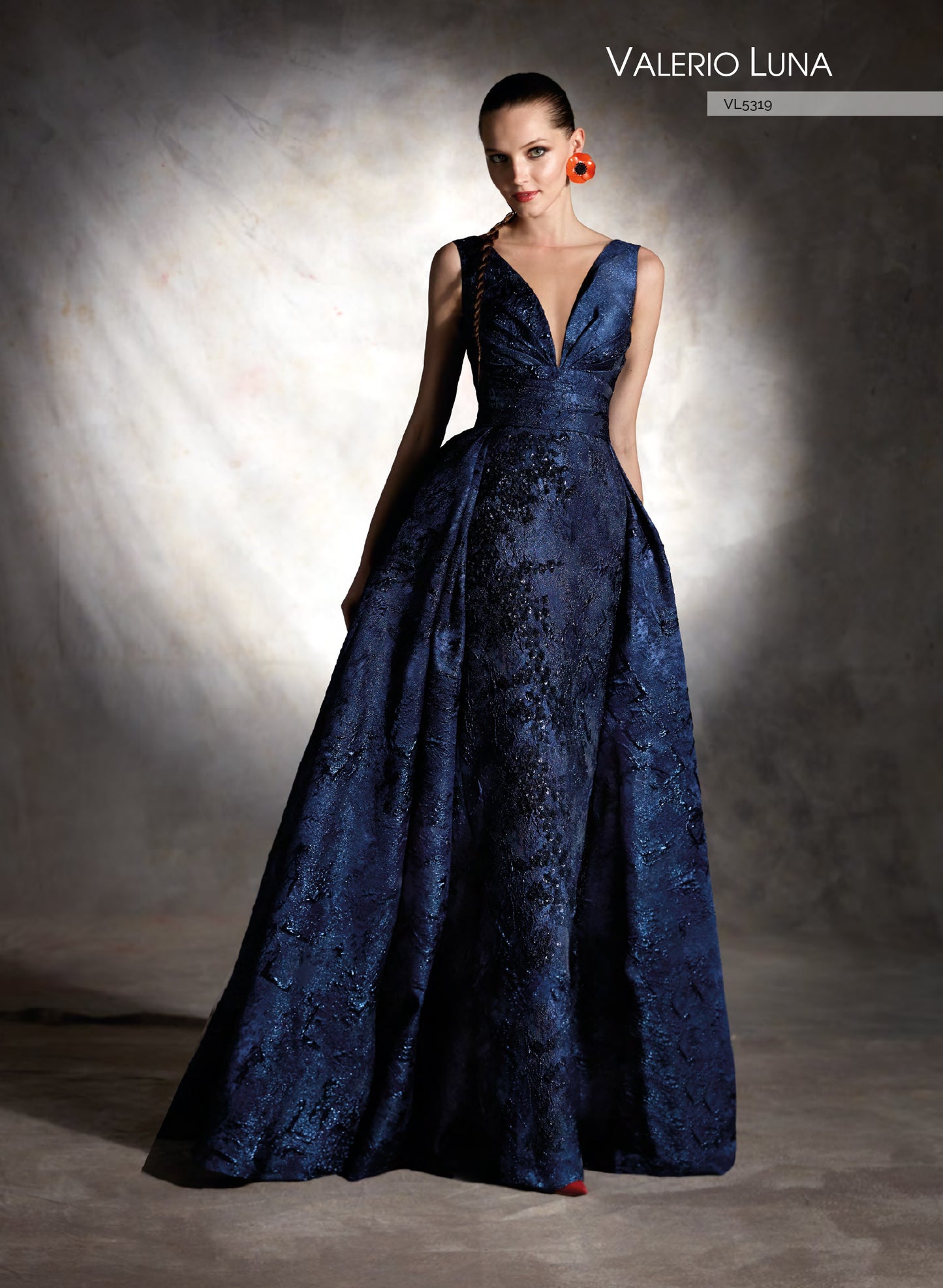Valentinos-VL5319-Red-Carpet-Dress-Classic-Elegance-Haute-Couture-Look-Front-View - Rofial Beauty