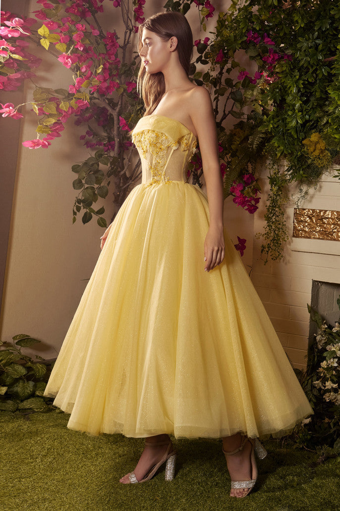 Delicate Lace Floral Appliques on Dress - Rofial Beauty