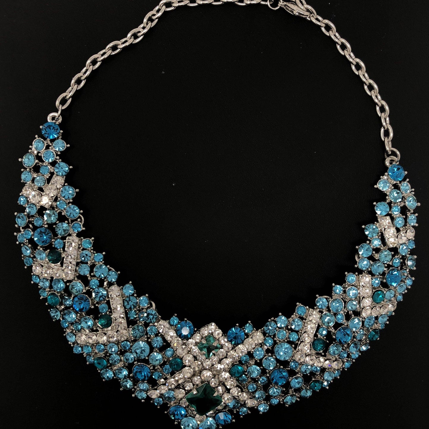 Blue and White Set - Rofial Beauty