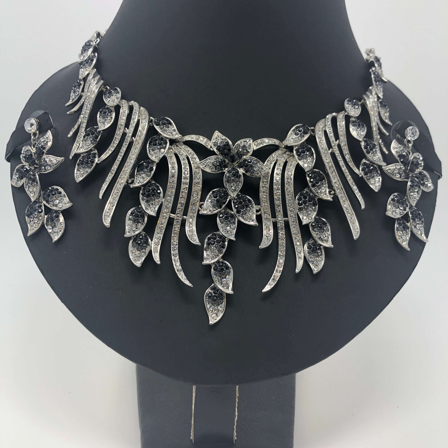 Victorian Styled Set - Rofial Beauty