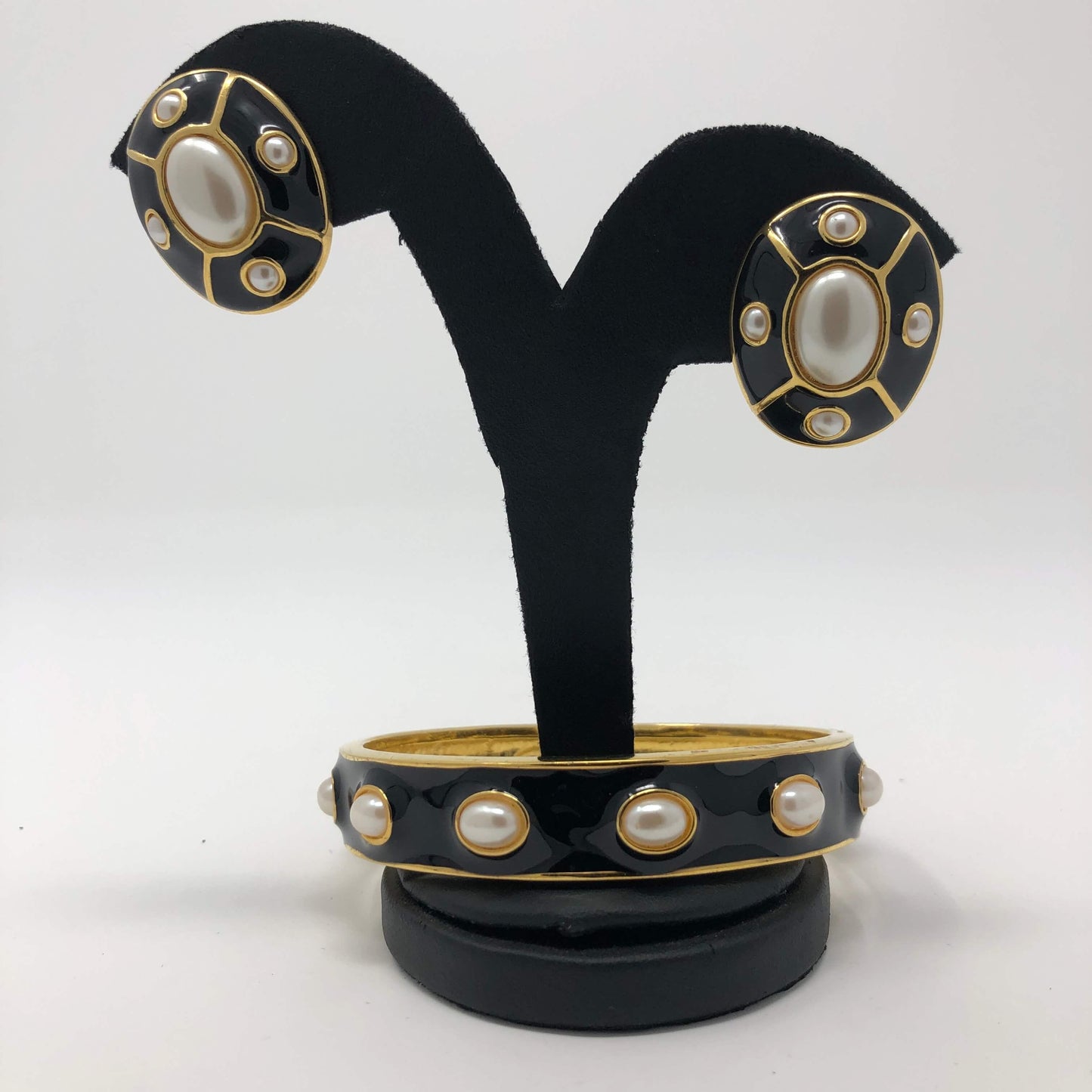 Black Set of Earring and Bracelet - Rofial Beauty