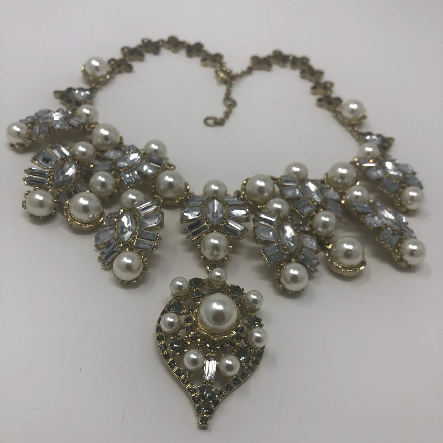 Stylish Necklace - Rofial Beauty