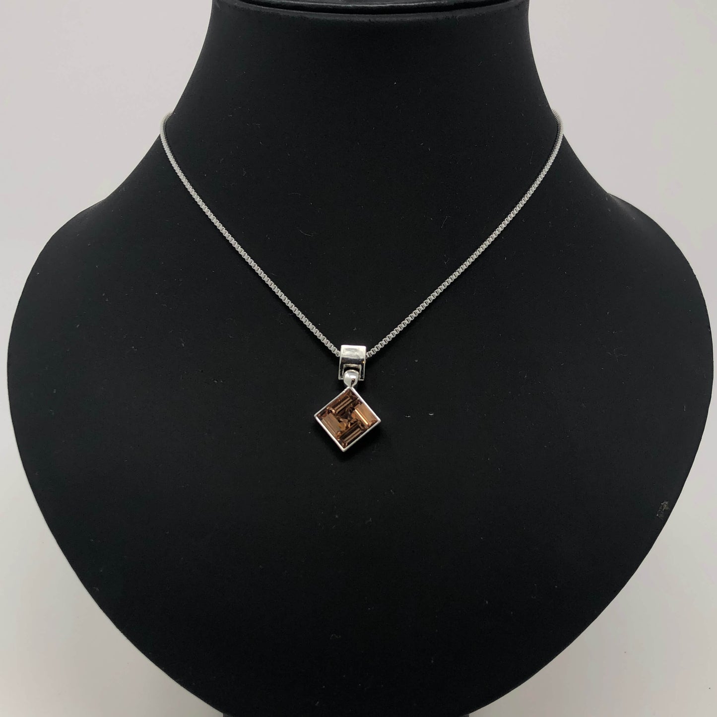 Gold Stone Diamond Shape Necklace - Rofial Beauty