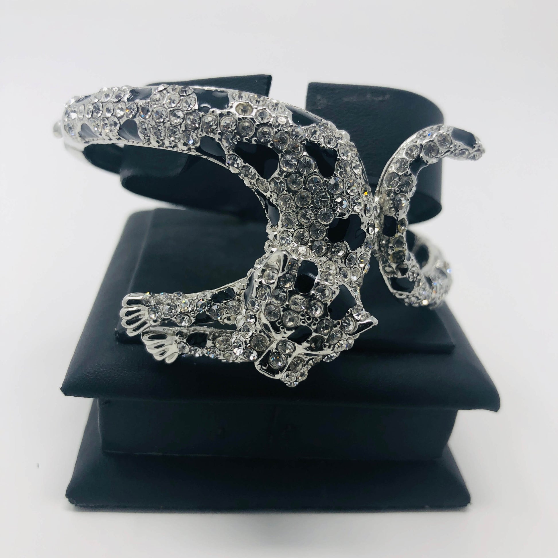 Tiger Themed Bracelet. - Rofial Beauty