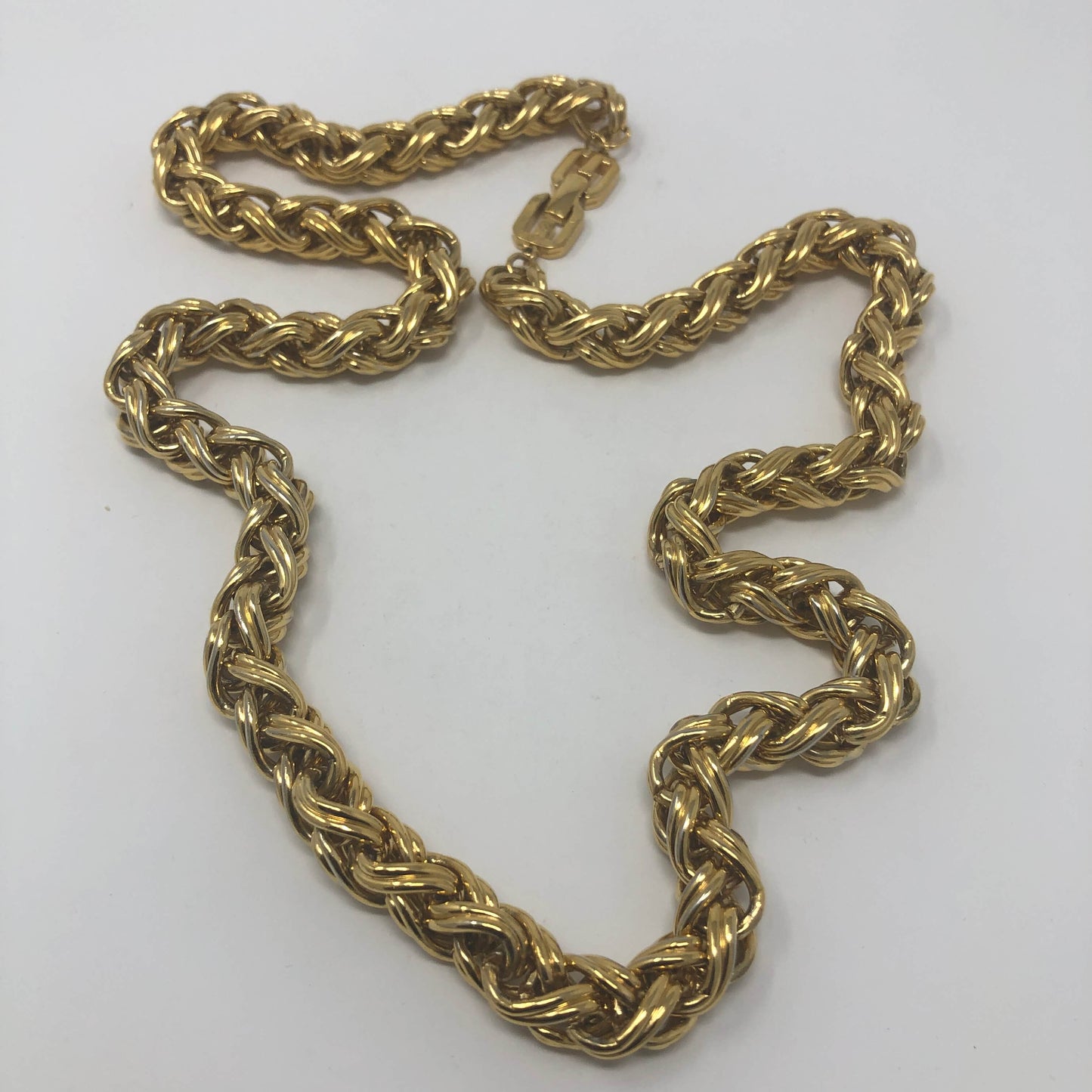 Timeless Chain - Rofial Beauty