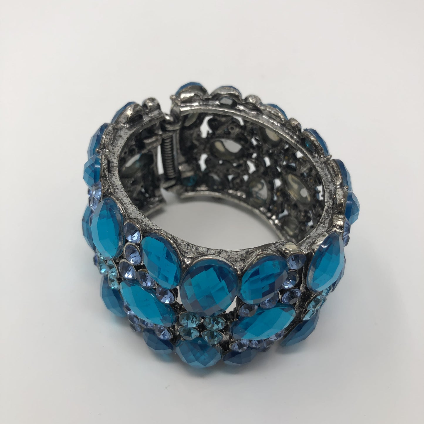 Lustrous Blue Bracelet - Rofial Beauty