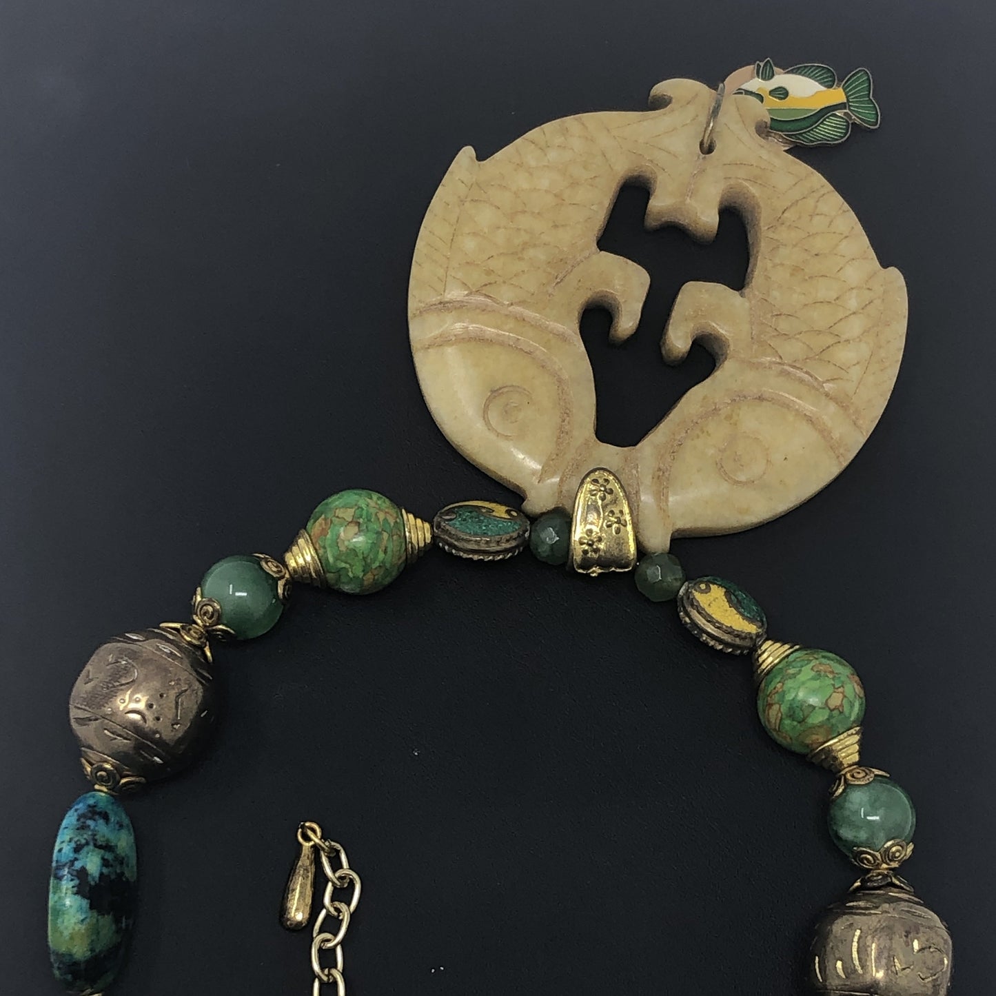 Jade Stone Chocker - Rofial Beauty