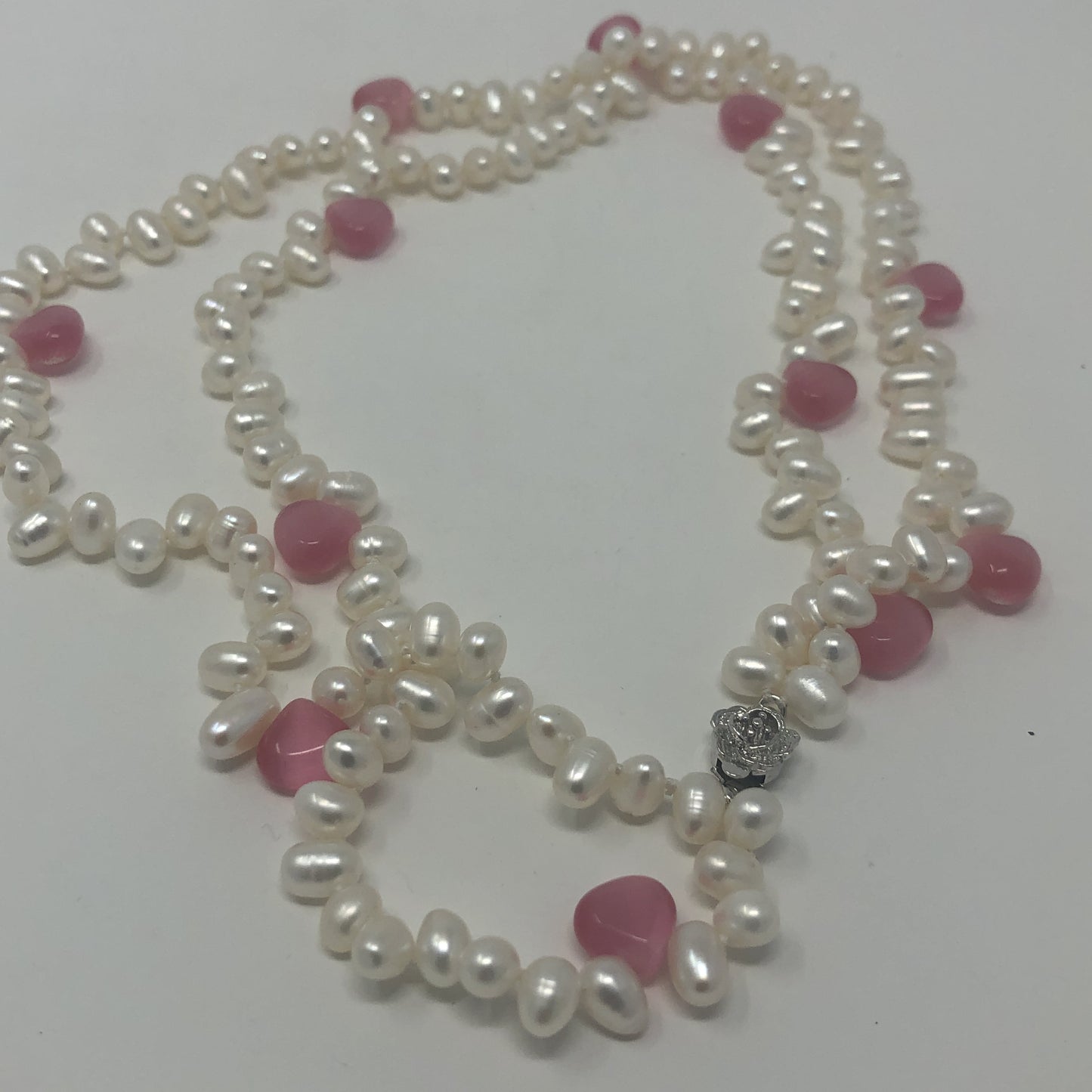 Pearly Rose Quartz Necklace - Rofial Beauty