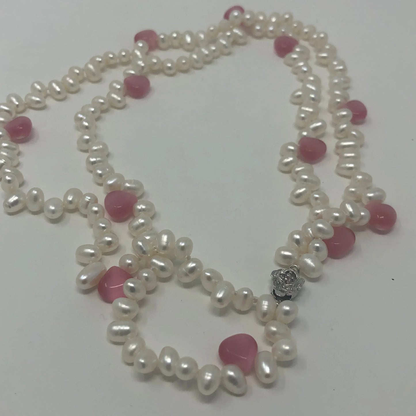 Pearly Rose Quartz Necklace - Rofial Beauty