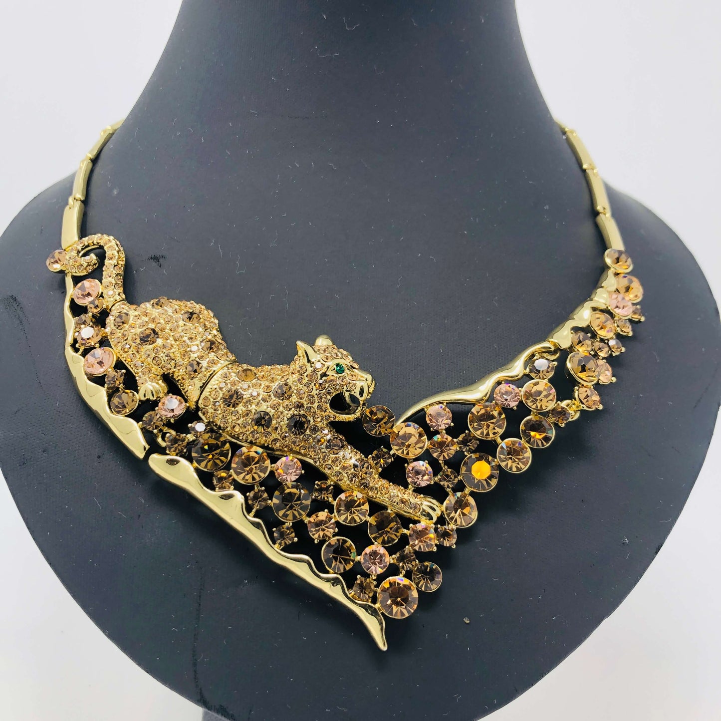 Gold Tiger Necklace - Rofial Beauty