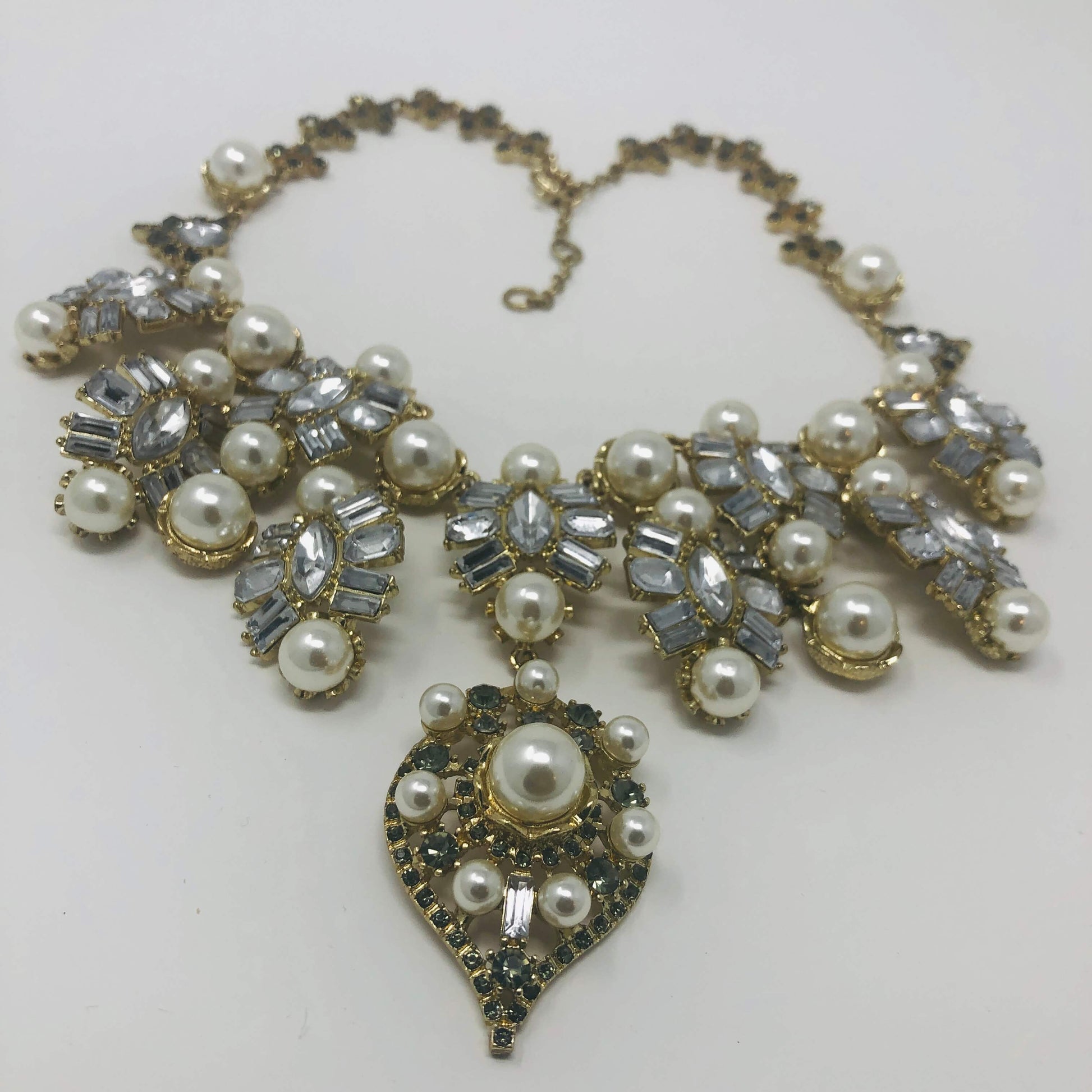 Stylish Necklace - Rofial Beauty